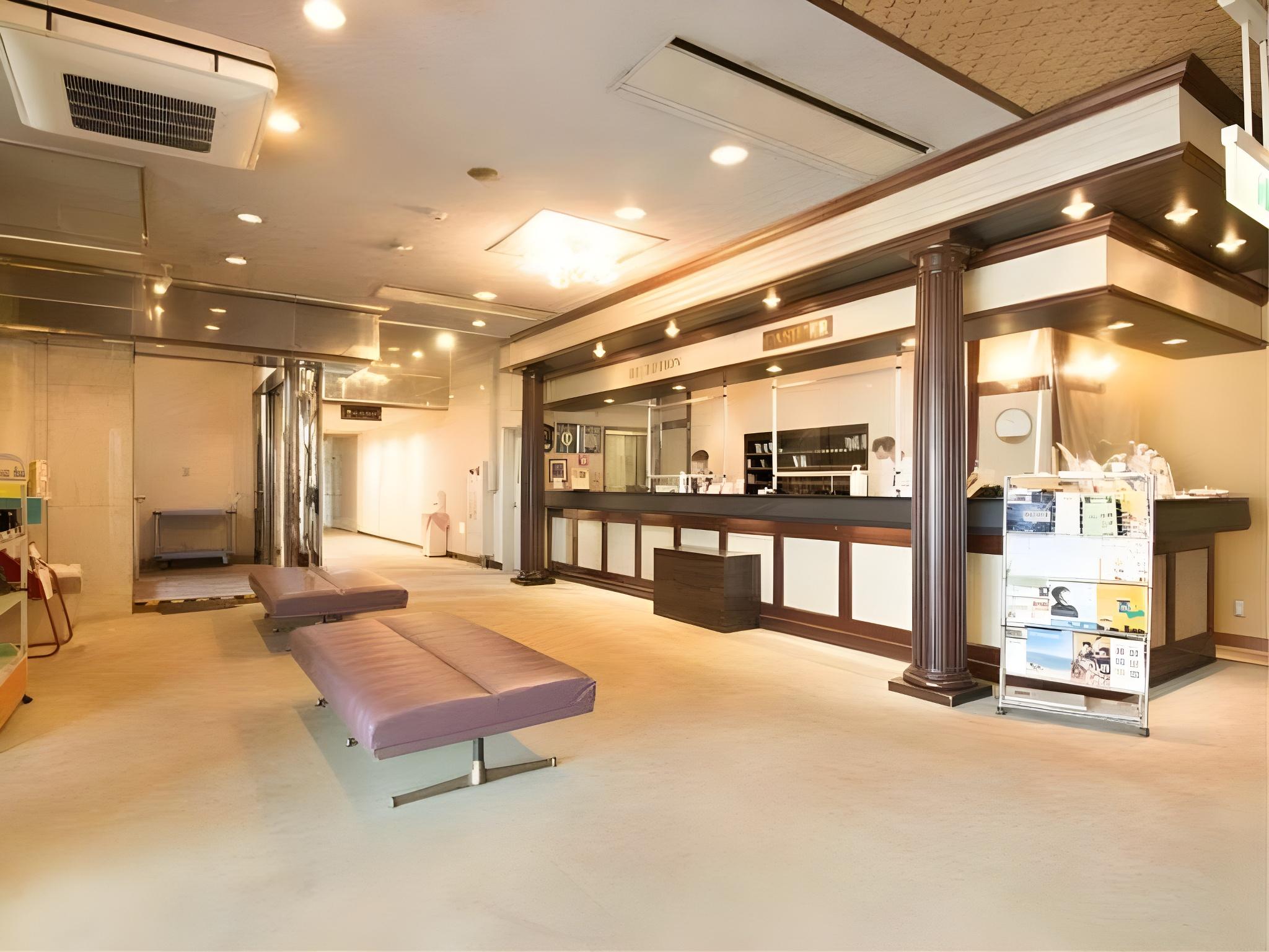 Kanonji Grand Hotel 24/37