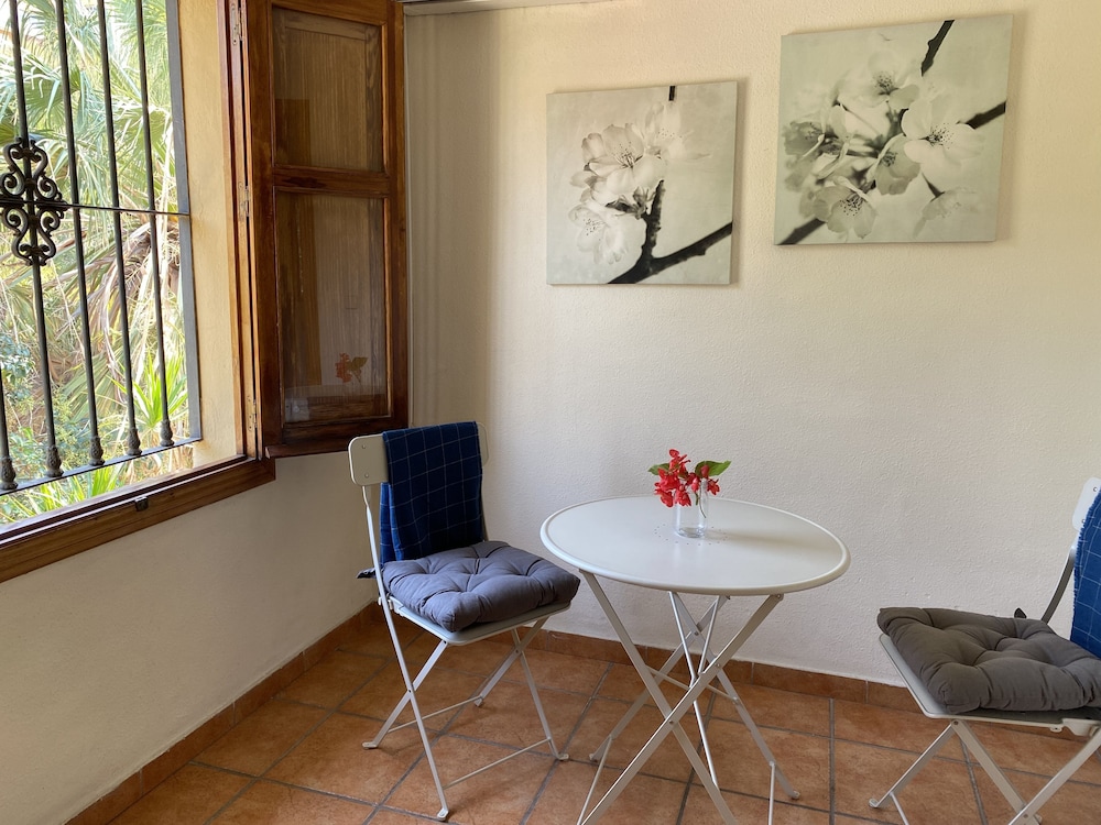 Hostal Moscatel 30/50