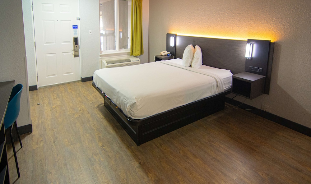 Studio 6 Extended Stay - Coral Springs, FL - Fort Lauderdale 28/60