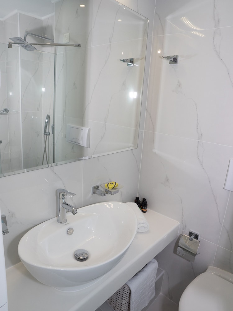 Amaryllis Beach Hotel 45/50