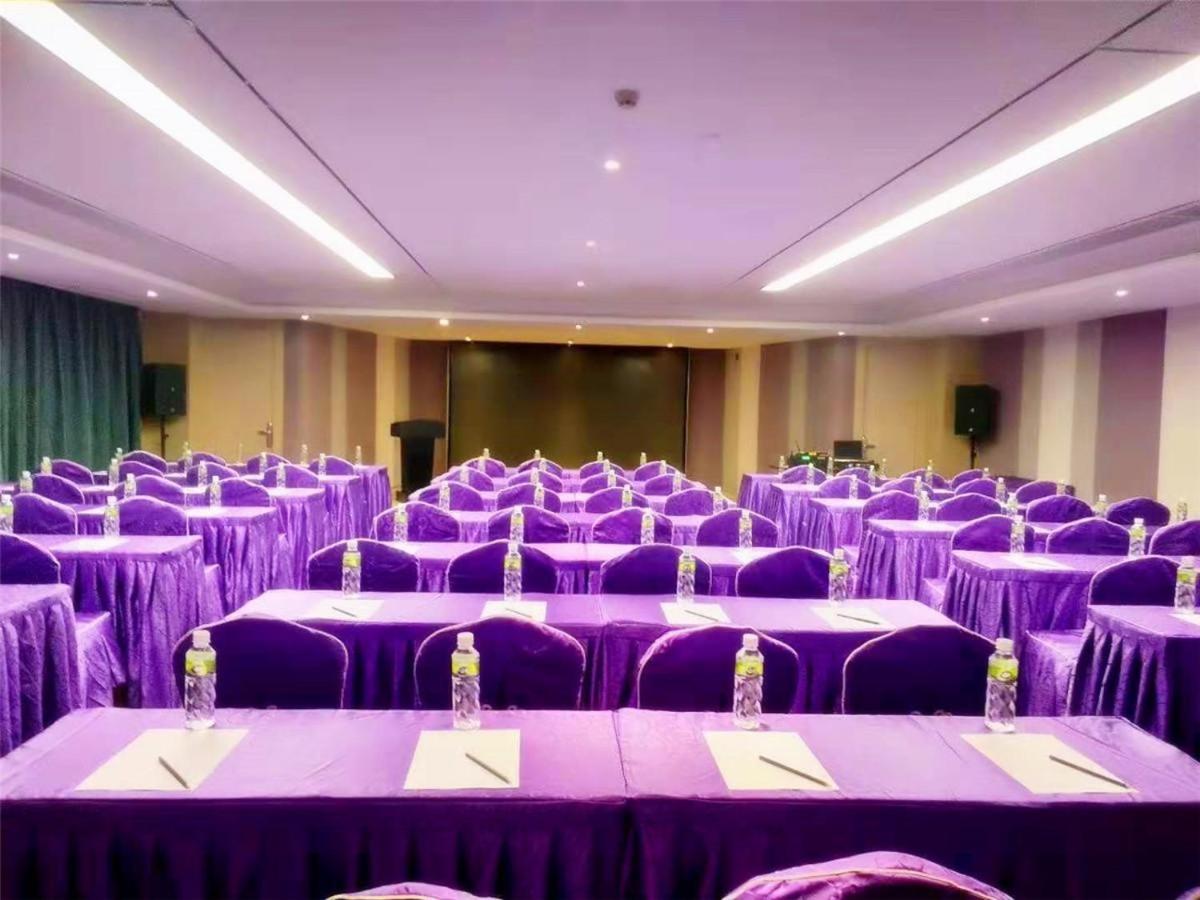 Lavande Hotel (Jiangmen Golf Club) 43/54