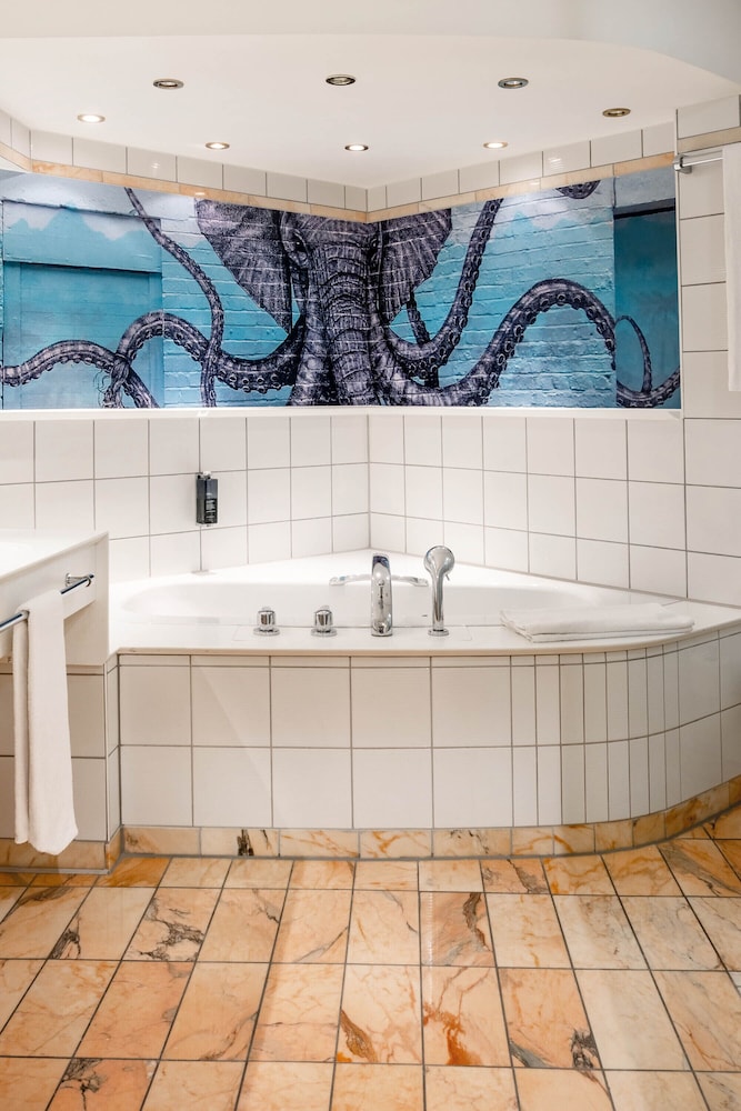 Sunday Hotel Bad Boll 6/46