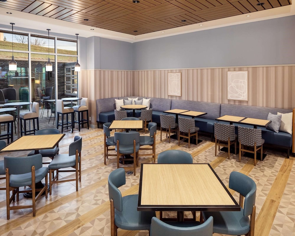 Hyatt Place Harrisonburg 24/44