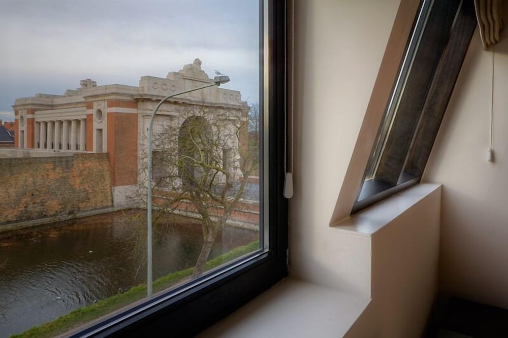 Menin Gate House 23/50