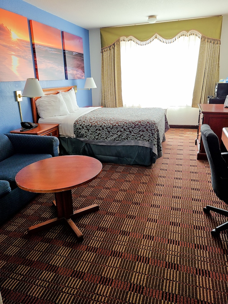Days Inn By Wyndham Holland 22/35