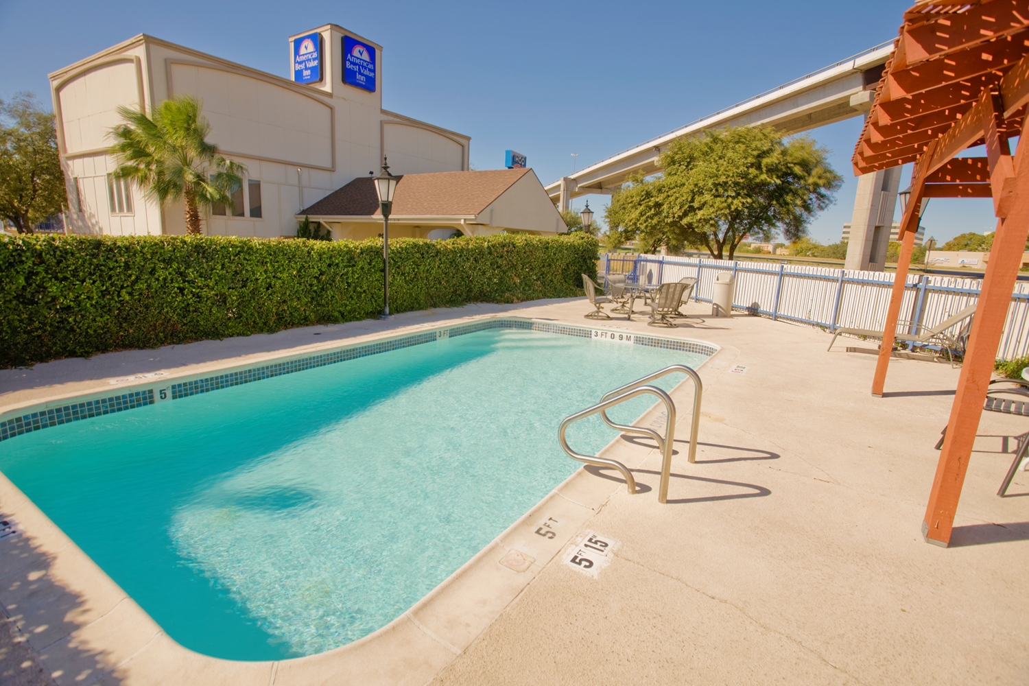 Americas Best Value Inn Austin University 13/32