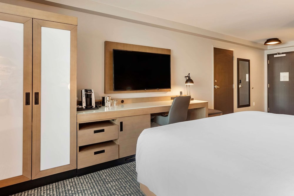 Cambria Hotel Downtown Phoenix Convention Center 12/48