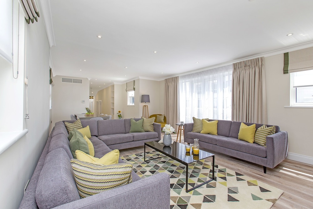 Chesham Court 18/50