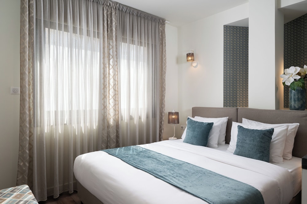 Urban Nest Suites and Apartments 24/75