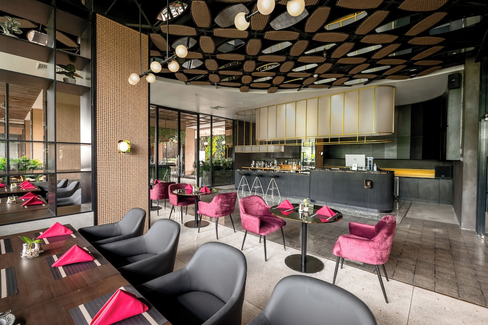 EXCOTEL Design Hotel Surabaya 46/57