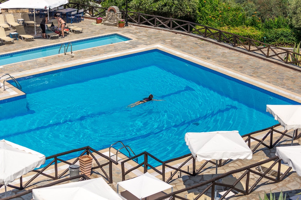 Agionissi Resort 25/50