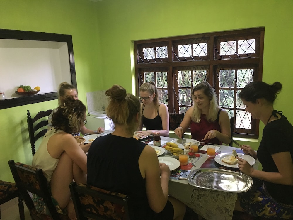 Araliya Holiday Bungalow 18/26