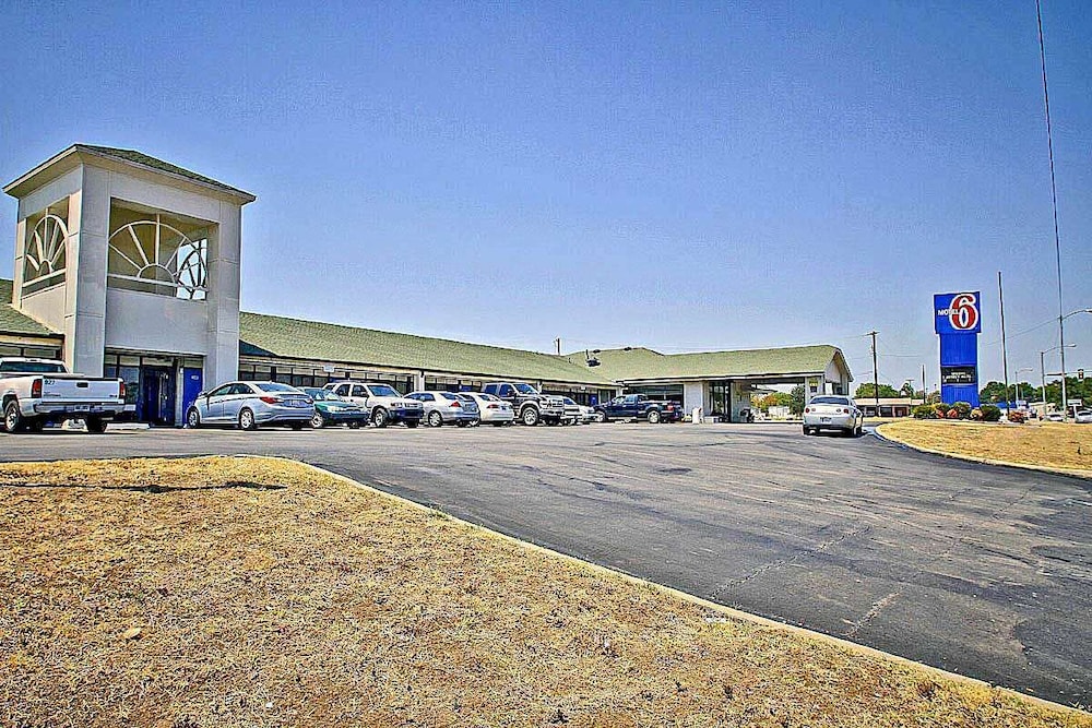 Motel6 Sallisaw, OK 35/38