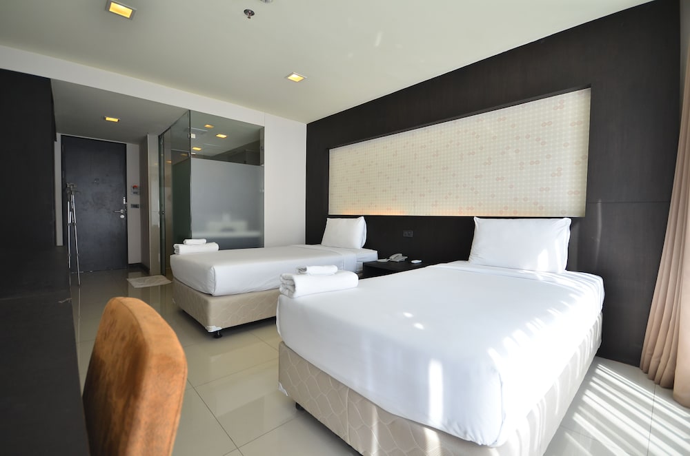 Chaba Inn Srinakarin 11/28