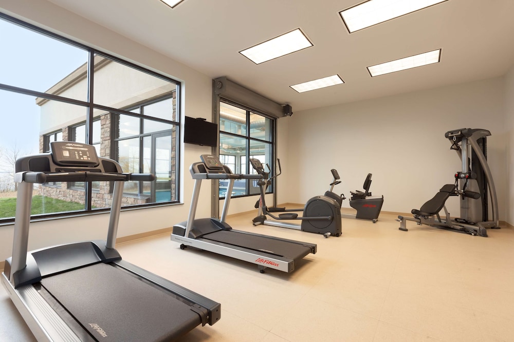 Country Inn and Suites By Radisson Bemidji MN 23/42
