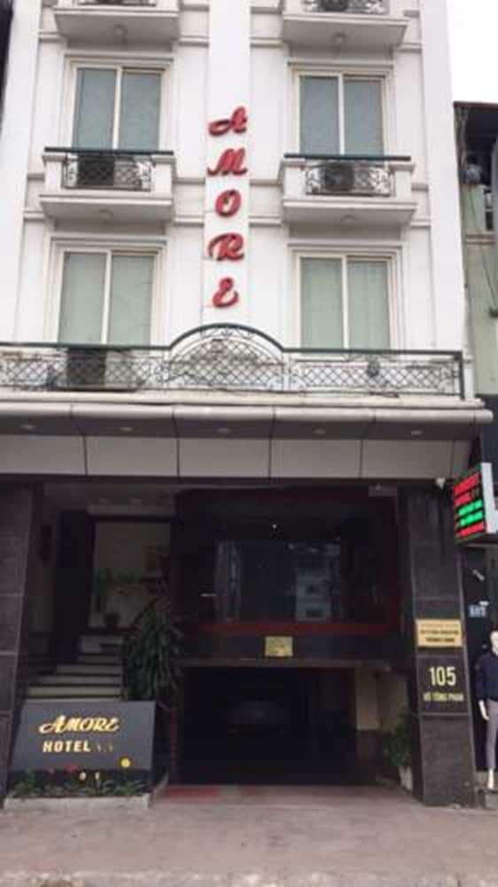 Amore Hotel 2/47