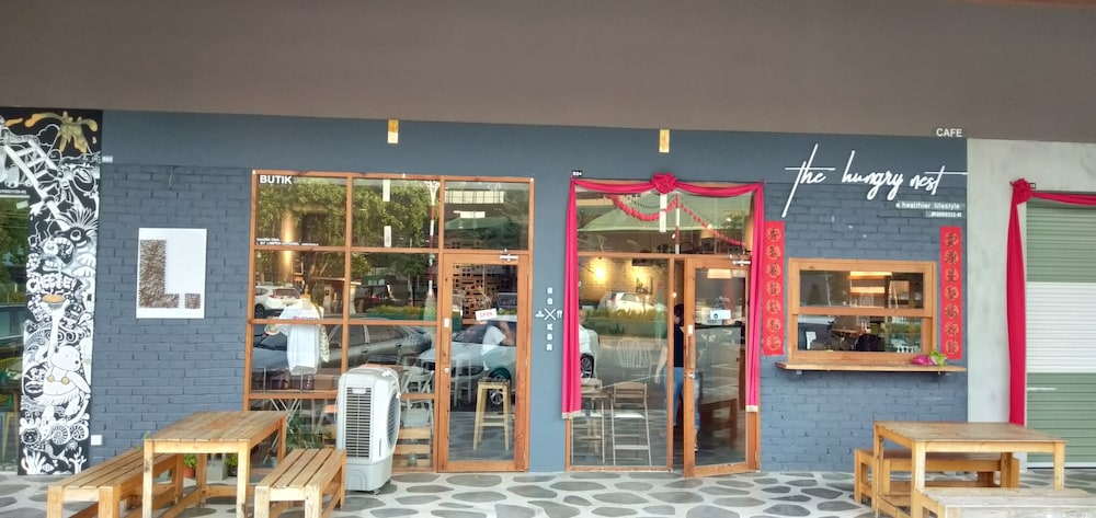 The Wood Boutique Hotel 32/34