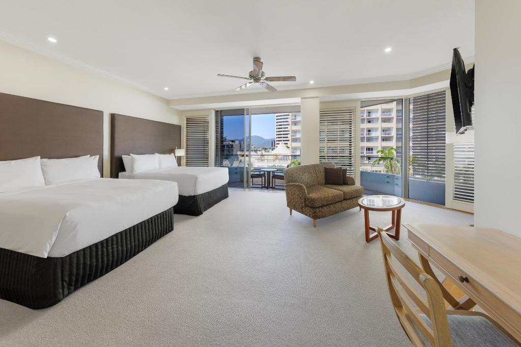 Spa, Junior Suite, 2 Double Beds, City View