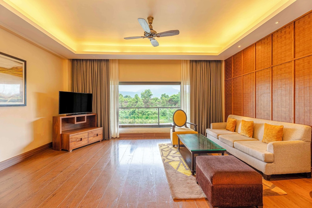 Radisson Blu Plaza Resort & Convention Centre Karjat 45/72