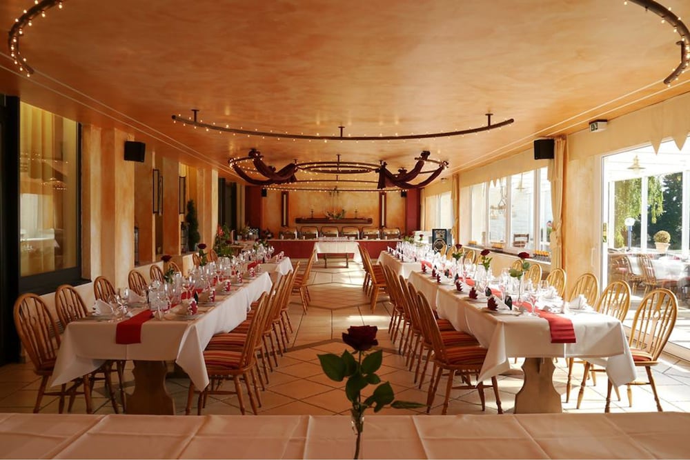 Erbenholz Hotel and Restaurant 25/40