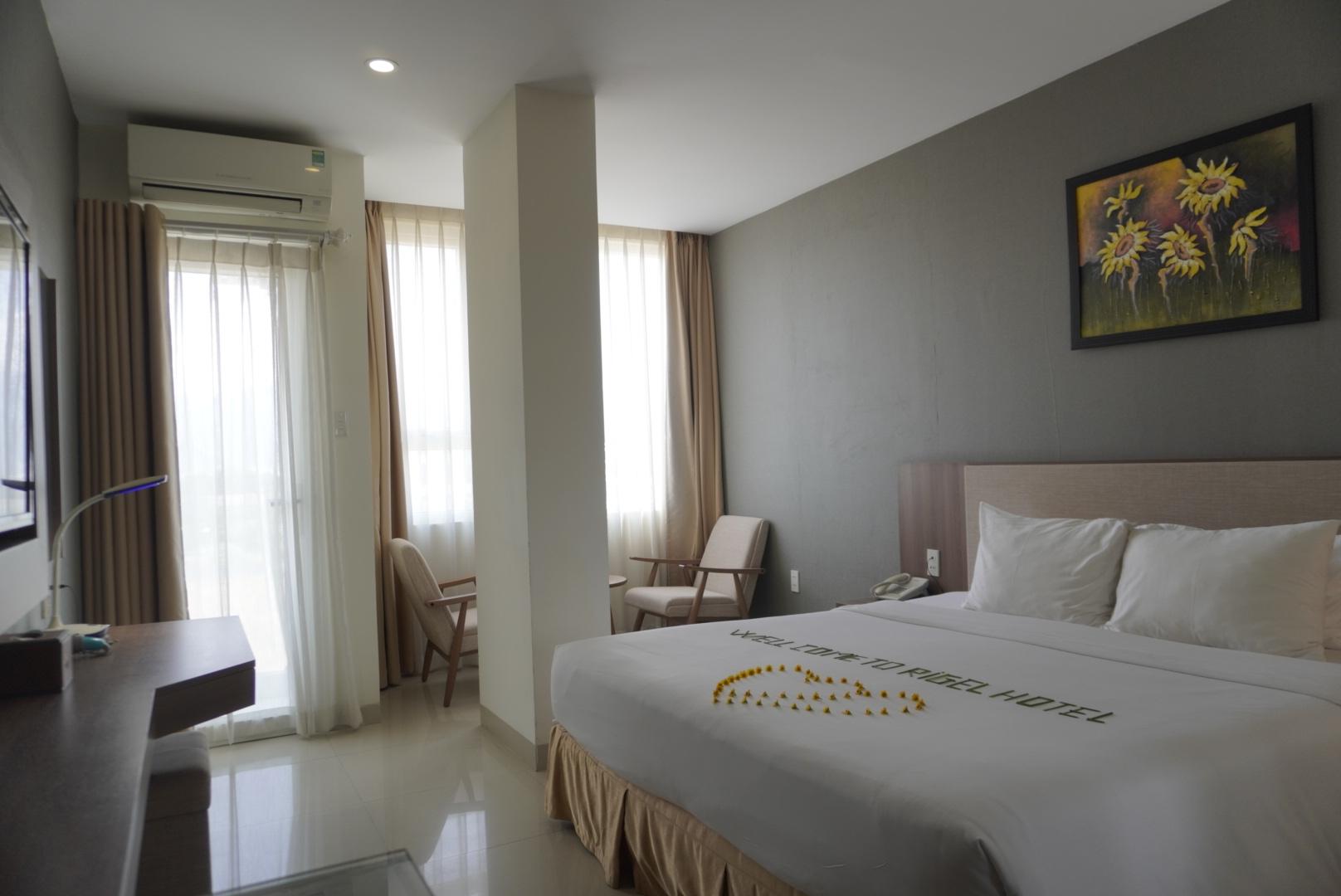 DELUXE, DOUBLE BED, CITY VIEW