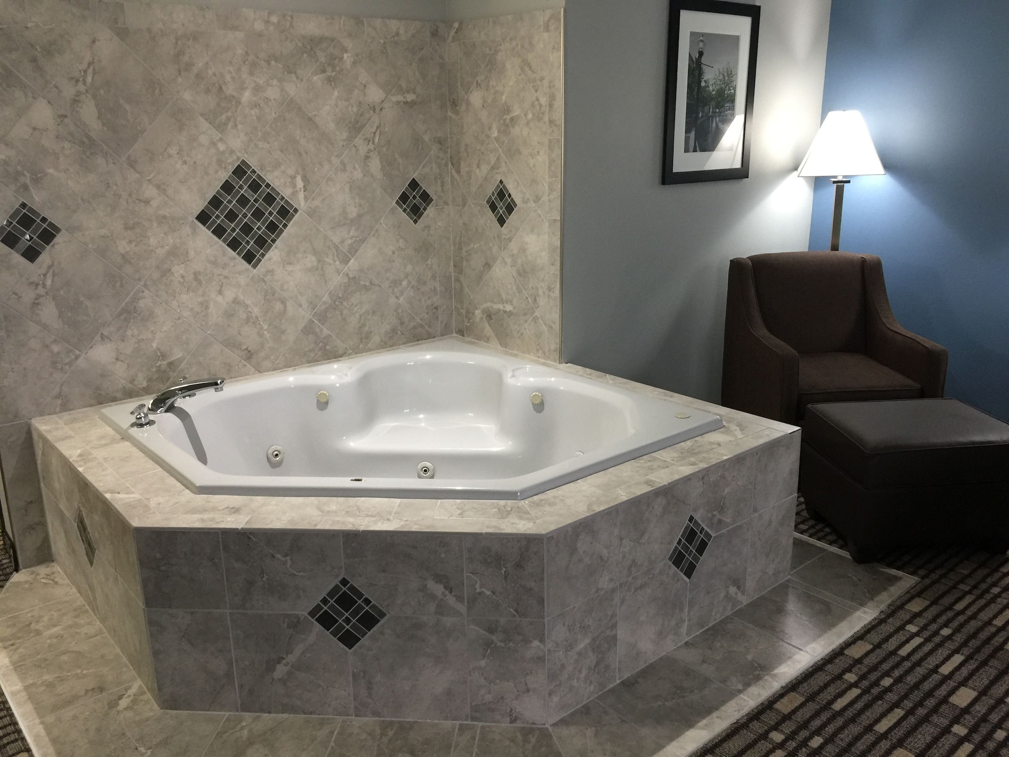 جناح استوديو بسرير كينج بجاكوزي، Baymont By Wyndham Pella 3/4