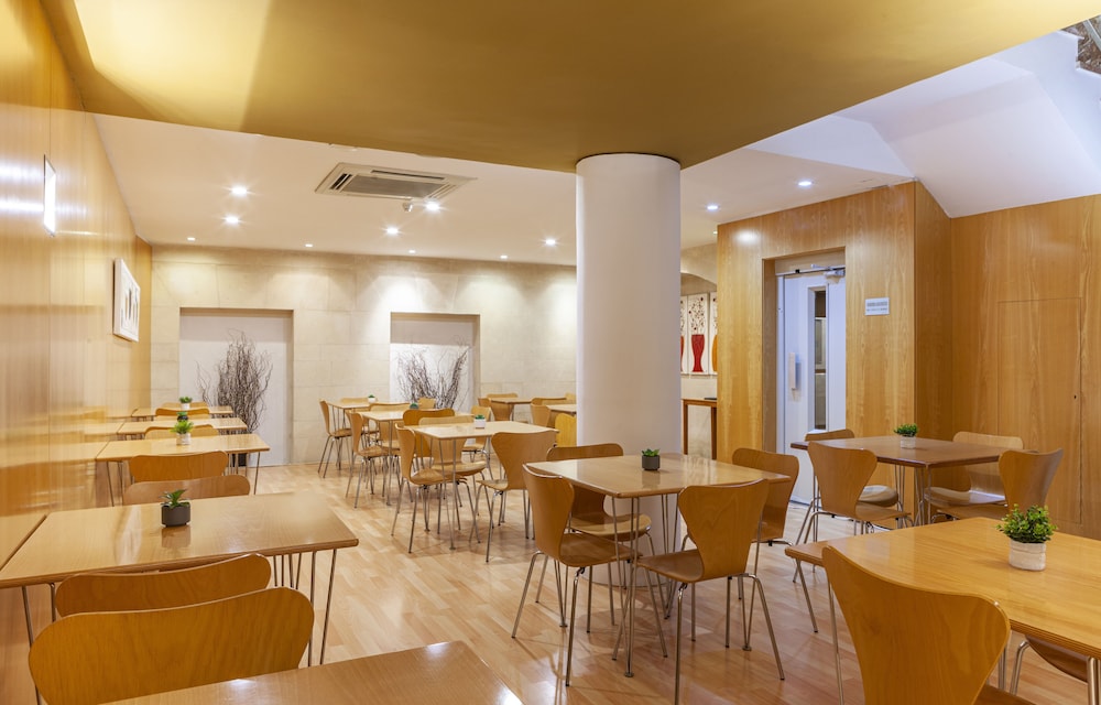 Macia Plaza 48/60