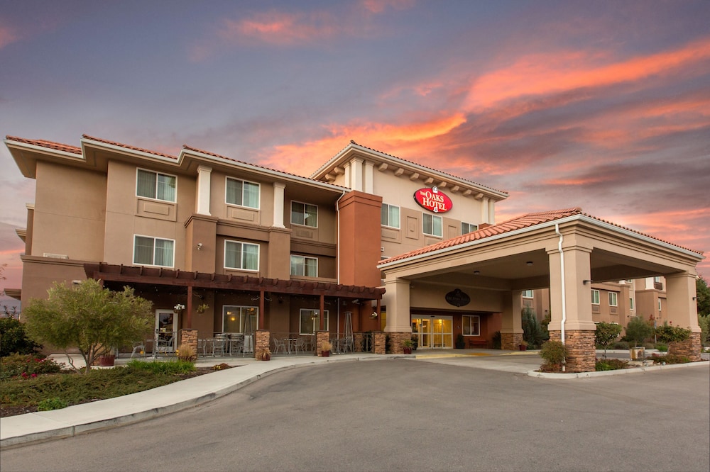 The Oaks Hotel And Suites 3/43