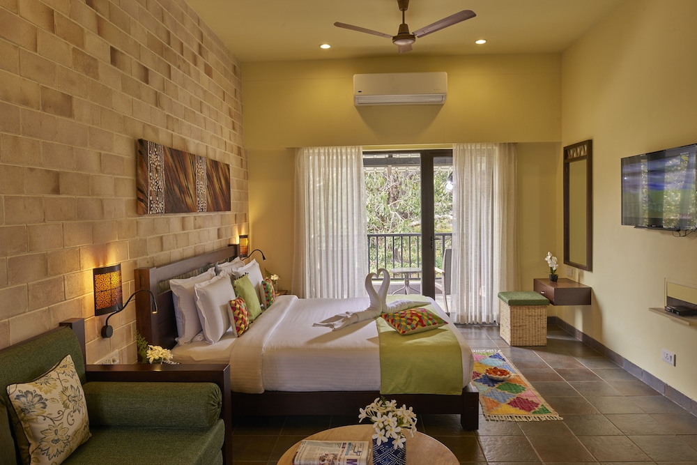 Club Mahindra Kanha 6/17