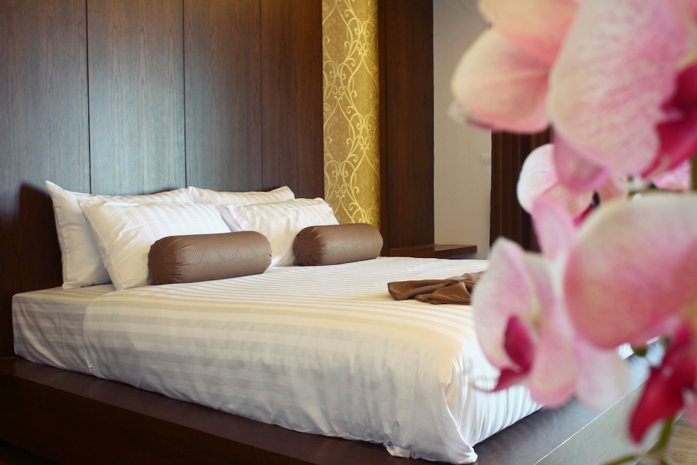 Phi Phi Cliff Beach Resort 19/69