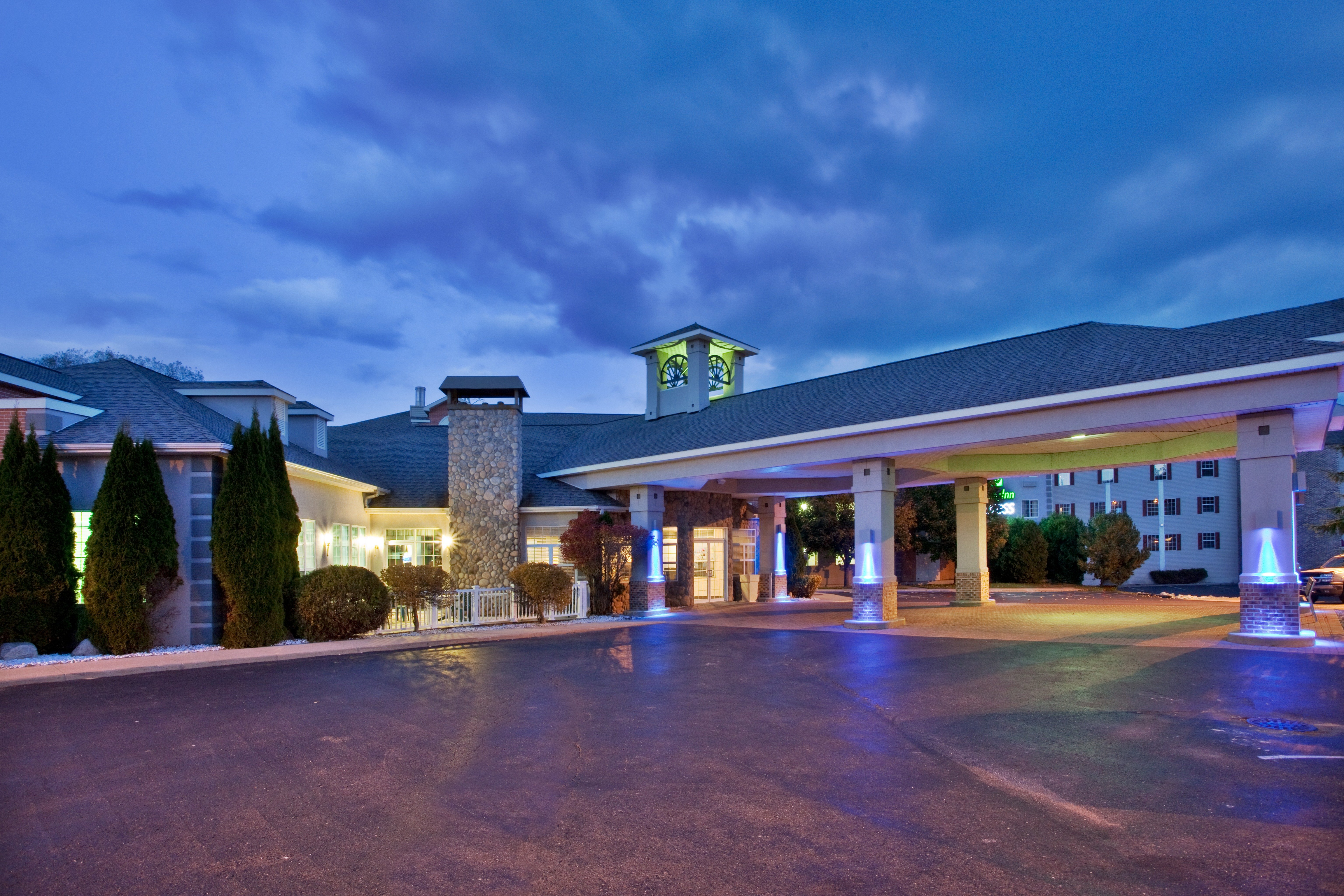 Holiday Inn Express St. Ignace-Lake Front 37/37