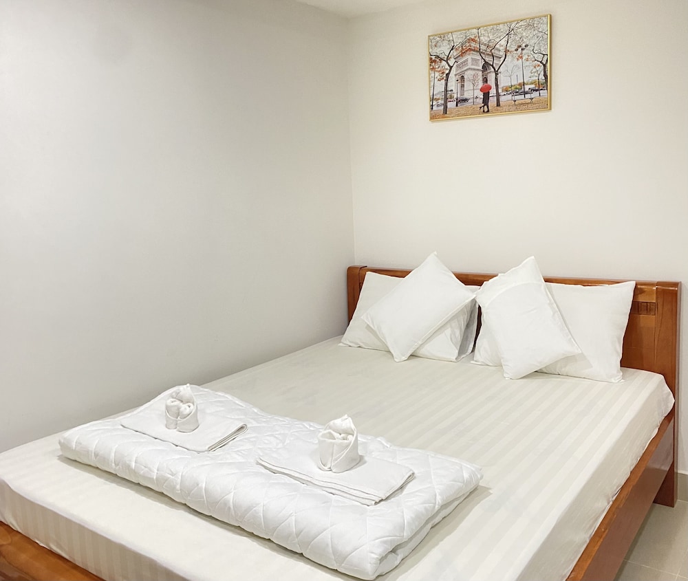 BASIC, QUEEN BED