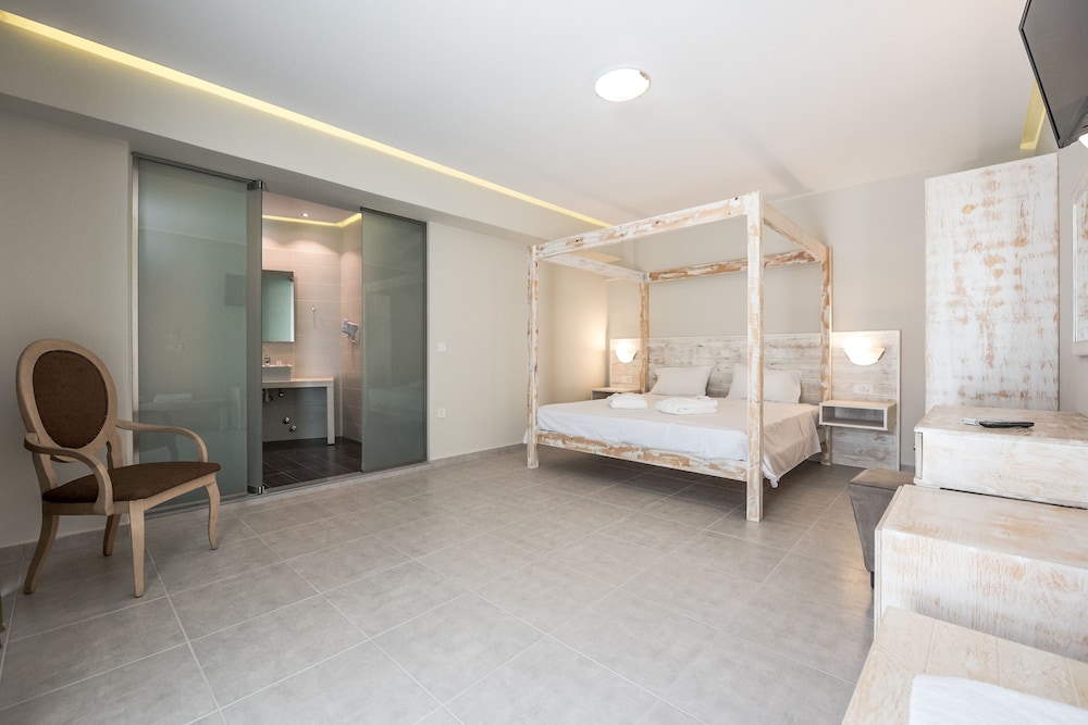 Artemis Hotel Apartments 24/50