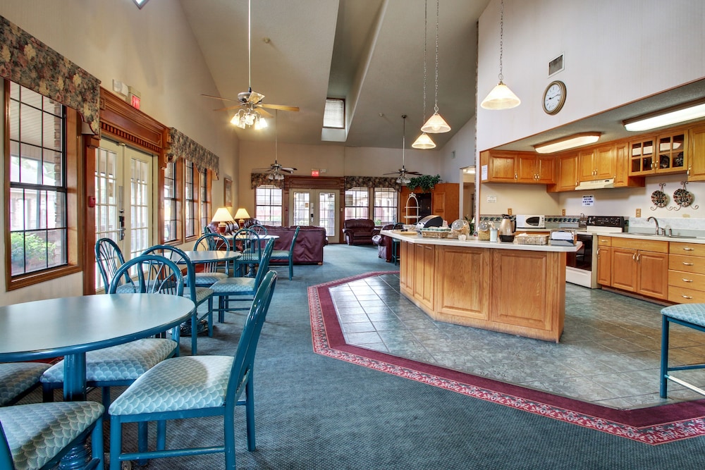 Key West Inn Pensacola 5/30