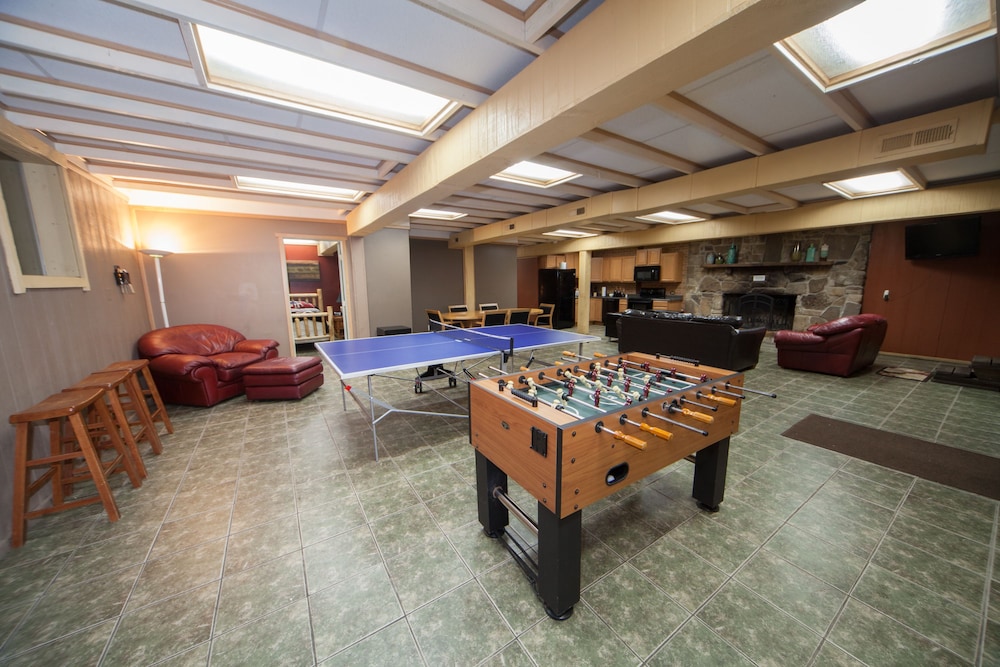 Log Cabin Lodge Suites 52/68