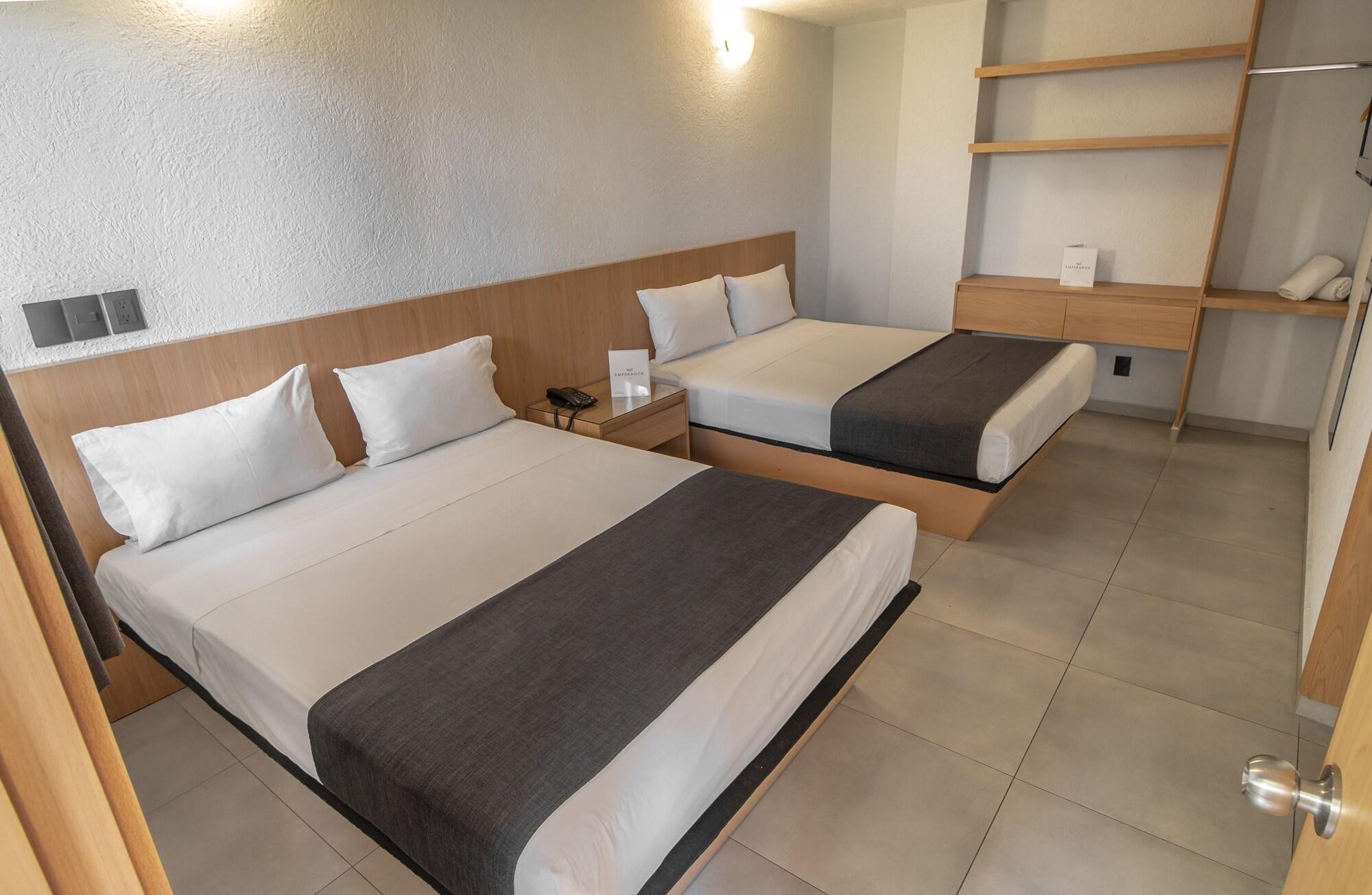Hotel Emperador 23/55