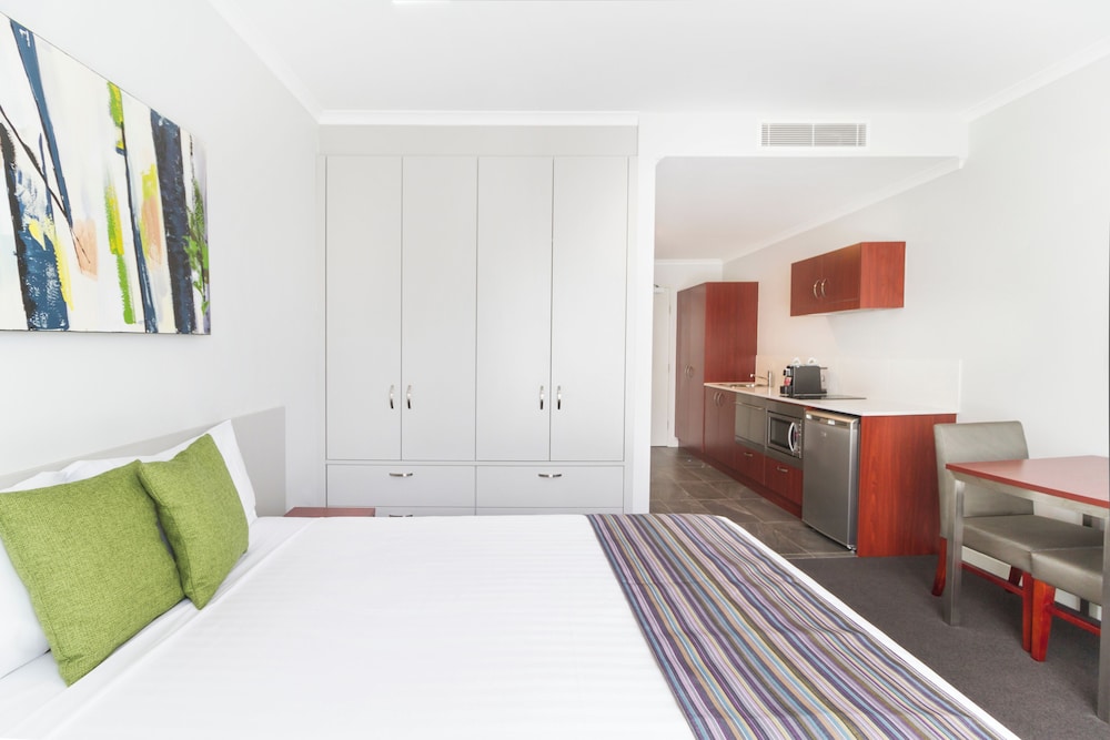 STUDIO, APARTMENT, BALCONY