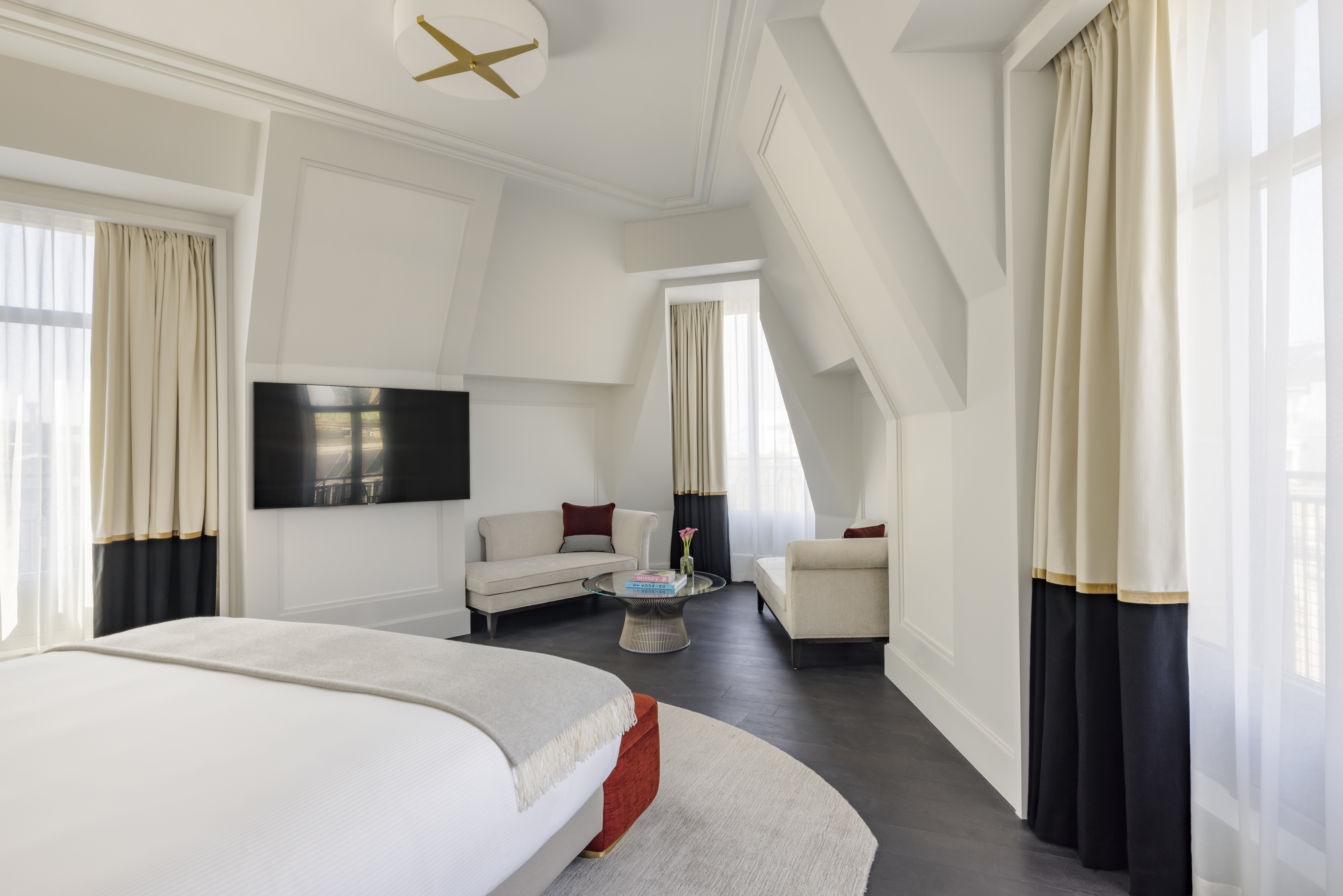 Suite, King Bed, Balcony