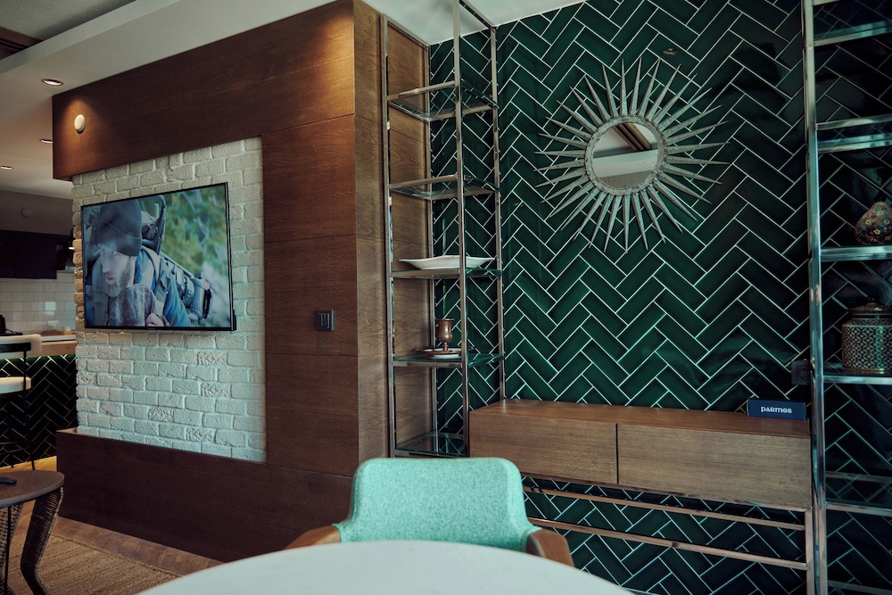 Parmos Otel 50/50