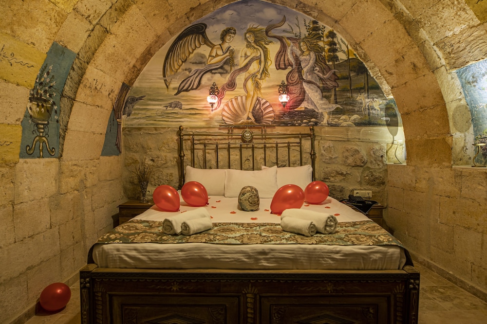Casia Cave Suites 12/50