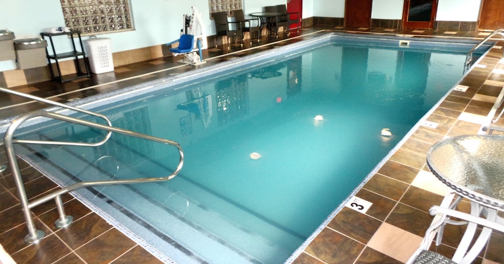 Red Roof Inn and Suites Detroit - Melvindale / Dearborn 3/42