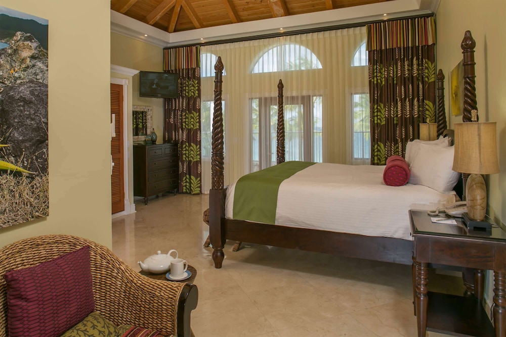 The Buccaneer Beach & Golf Resort 18/81