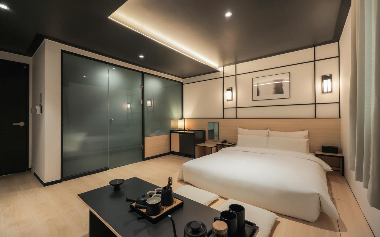 Standard, Bathtub
