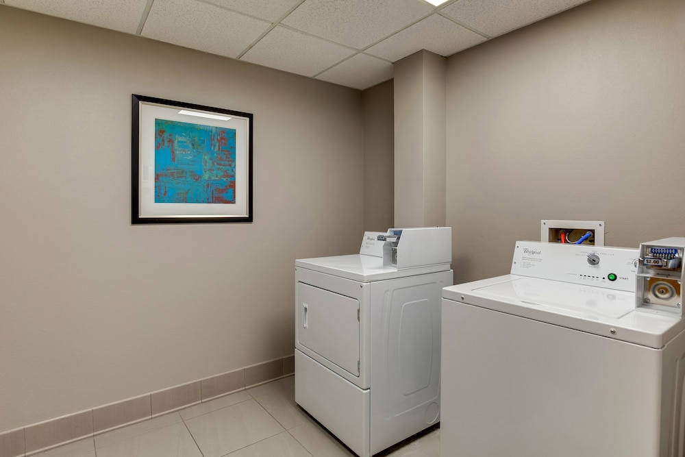 Holiday Inn Express & Suites I-95 Capitol Beltway-Largo 50/57
