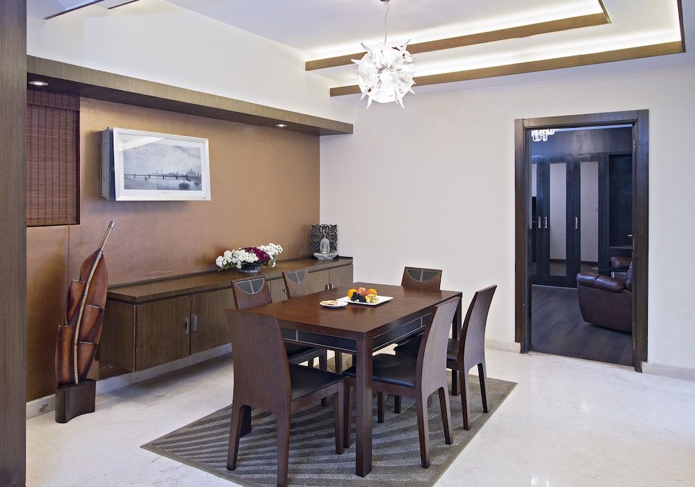 Clarks Exotica Convention Resort Spa 54/70