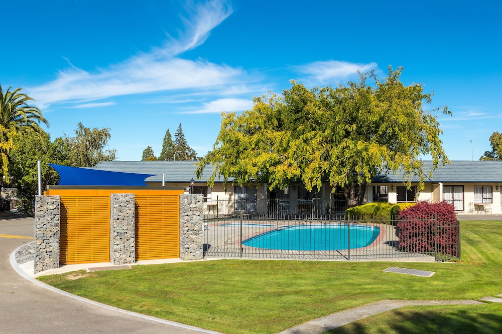 Cherylea Motel 68/72