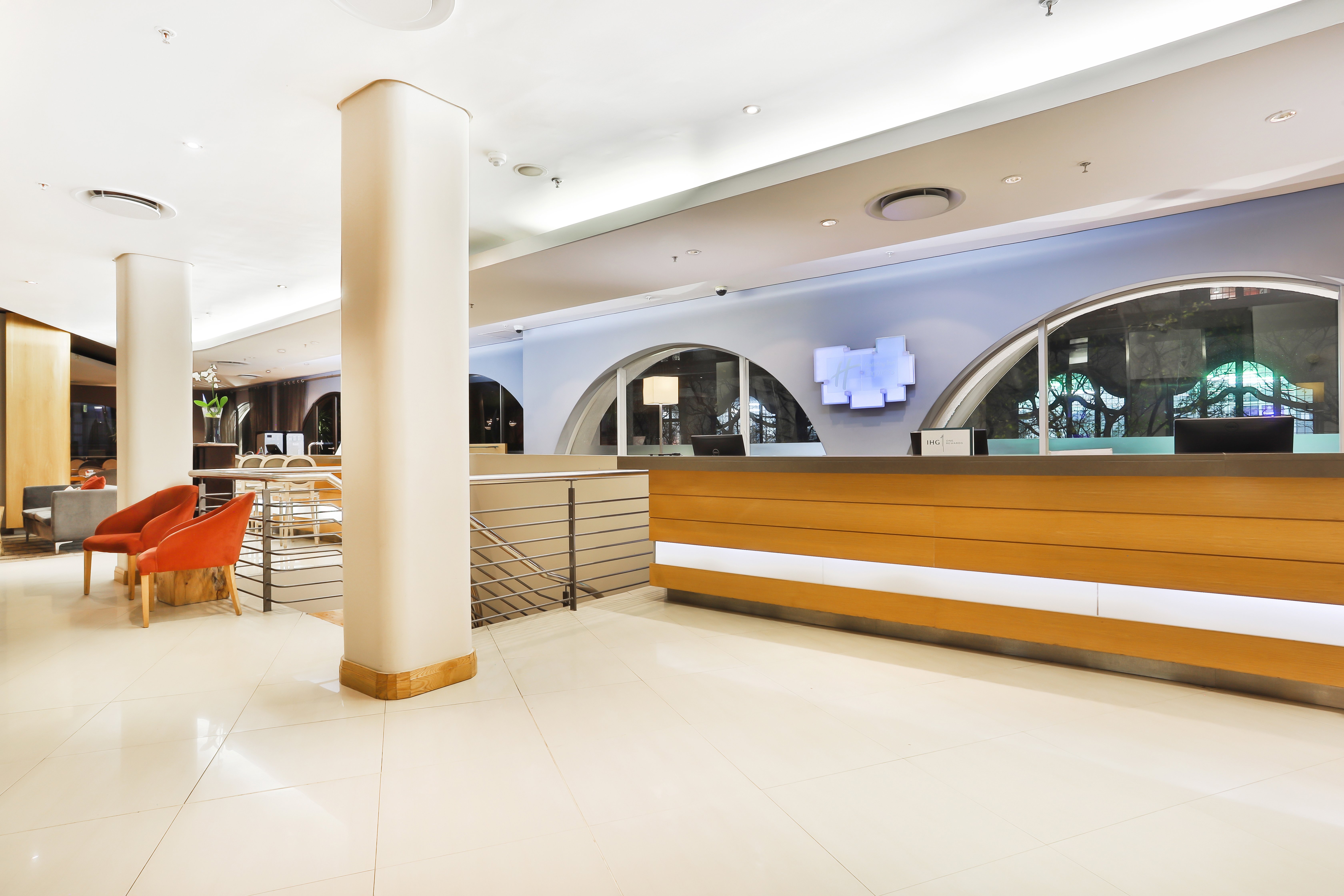 HOLIDAY INN EXPRESS CAPE TOWN CITY CENTRE 8/50