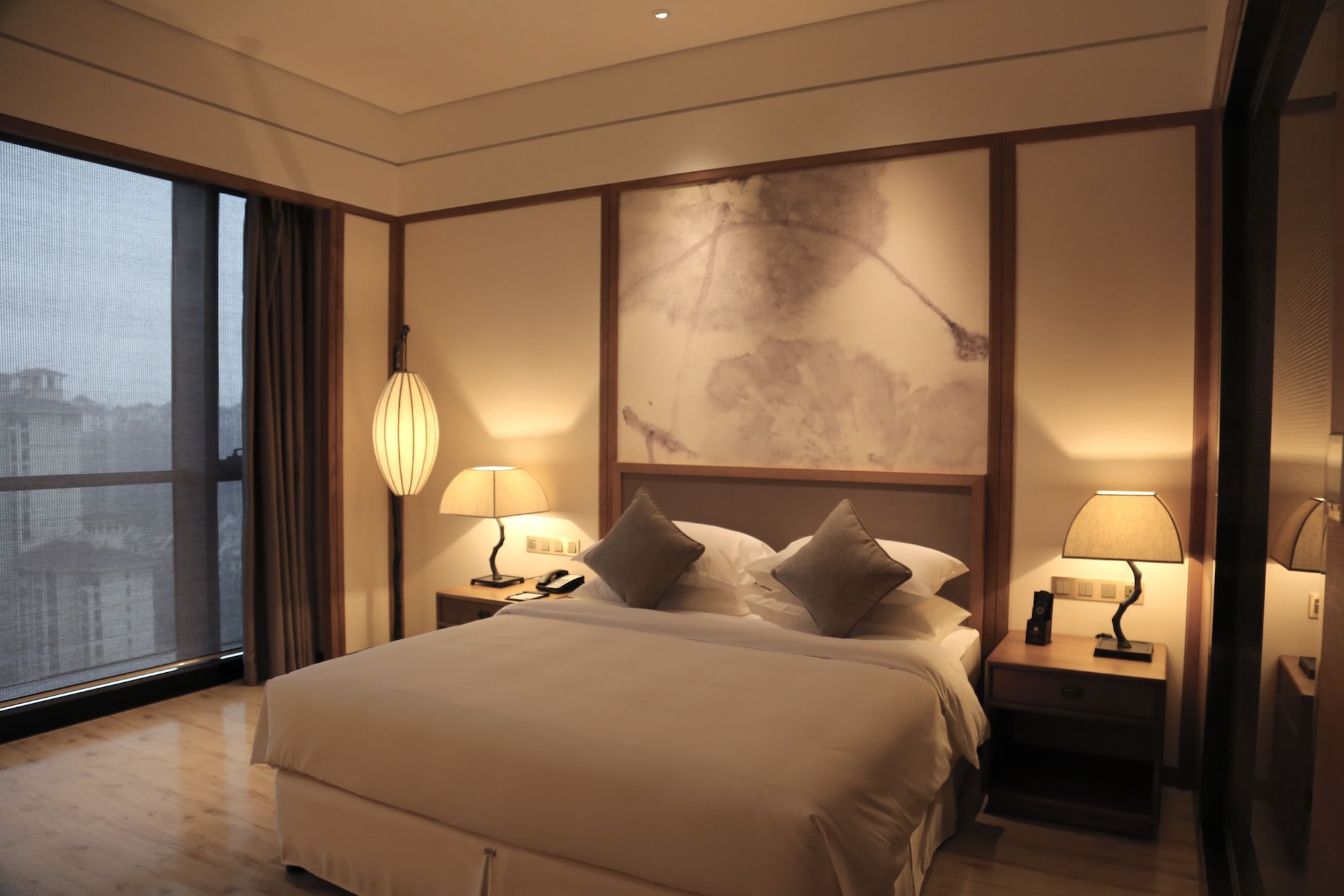 EXECUTIVE, STUDIO, SUITE