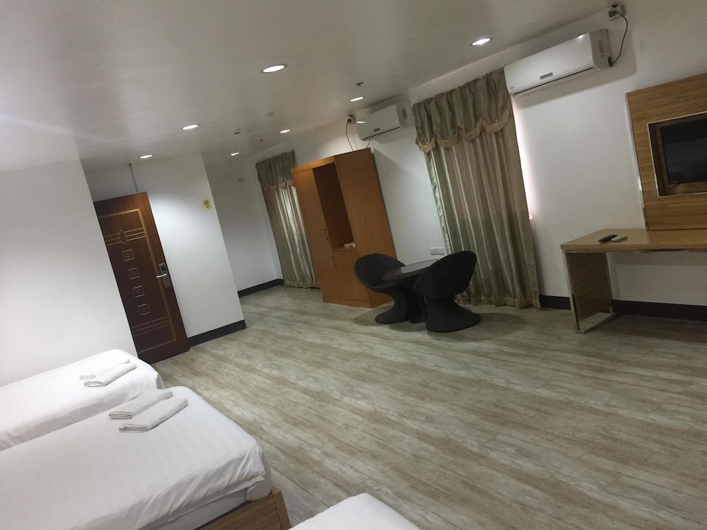 Jeamco Royal Hotel - Palawan 36/58