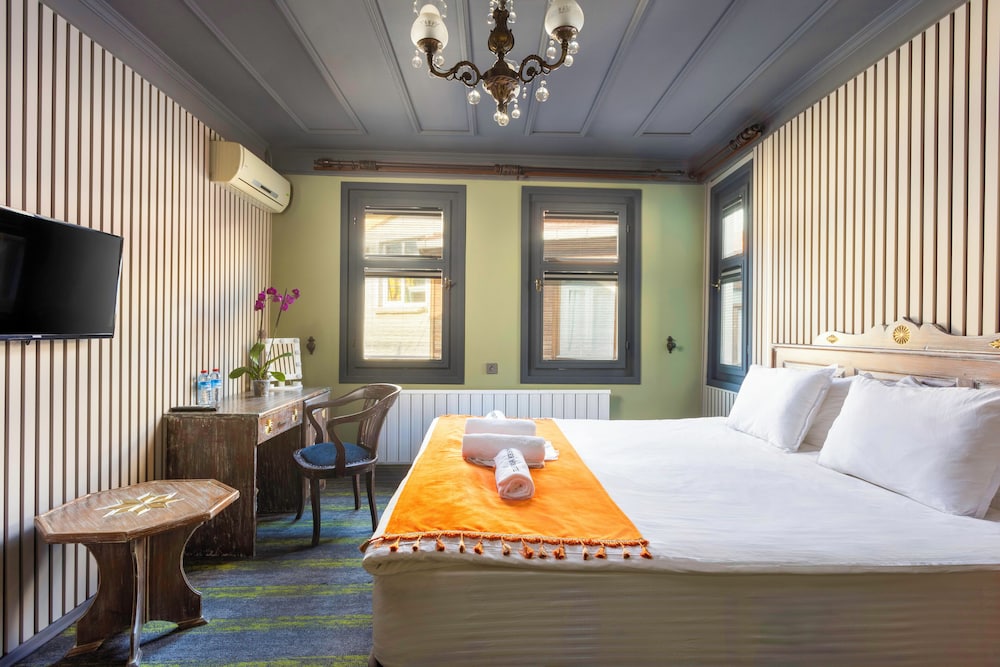 Wonder Wood Hotel 22/59